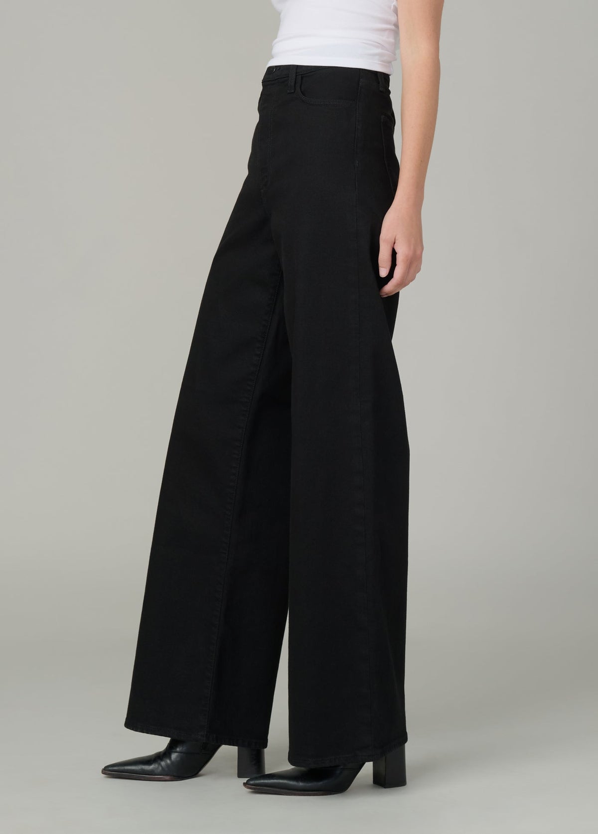 Joe's Jeans Women THE MIA PETITE Black