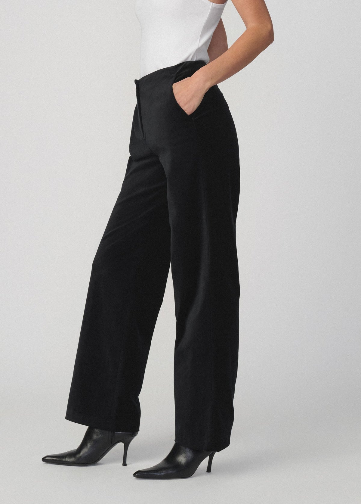 Joe's Jeans Women THE VELVETEEN SLIM CLEAN PANT Black