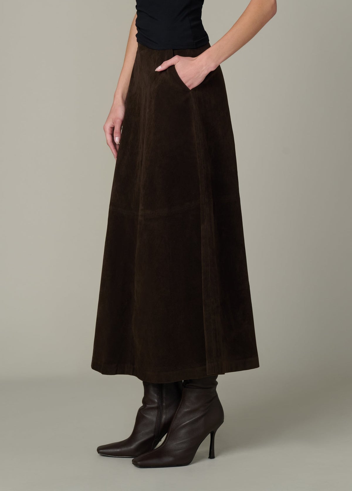 Joe's Jeans Women THE TAVI VEGAN SUEDE SKIRT Dark Chocolate