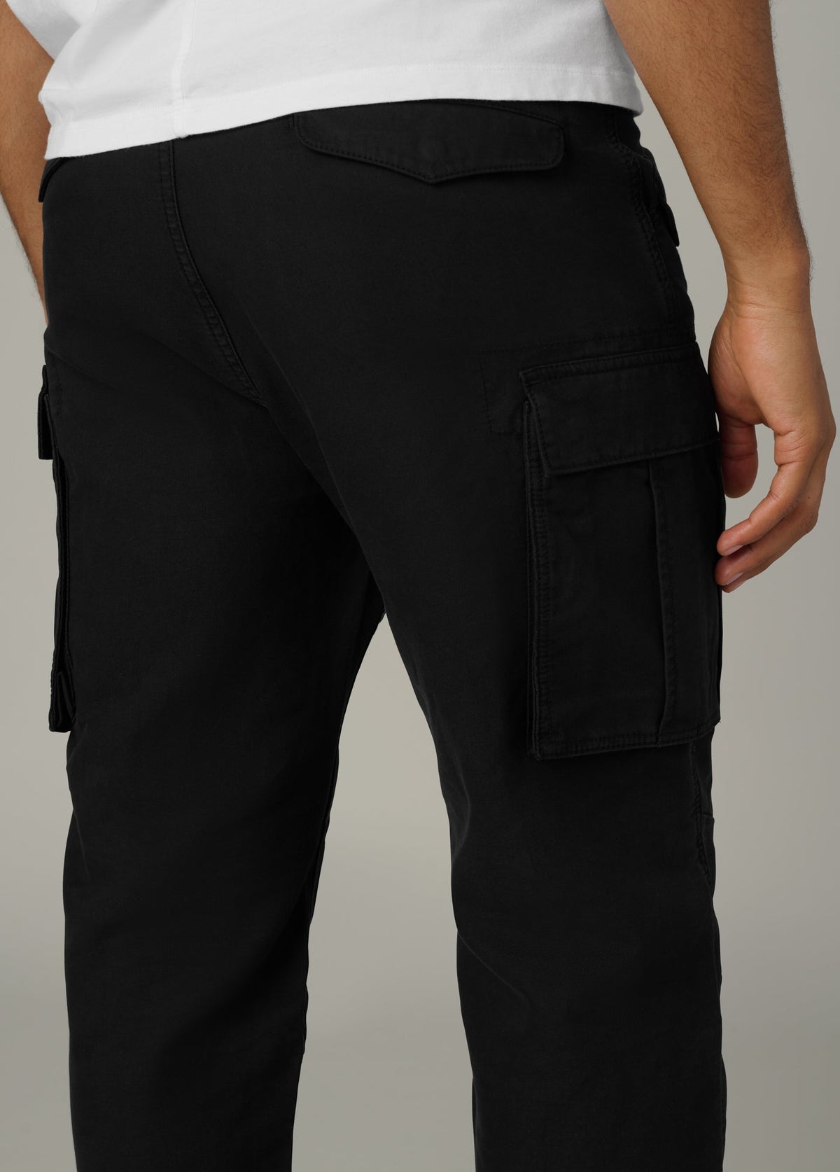 Joe's Jeans Men THE MONTGOMERY CARGO Black